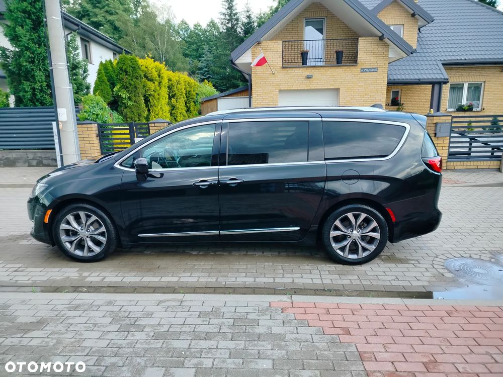 Chrysler Pacifica - 4
