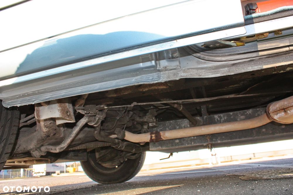 Volkswagen Caravelle - 33