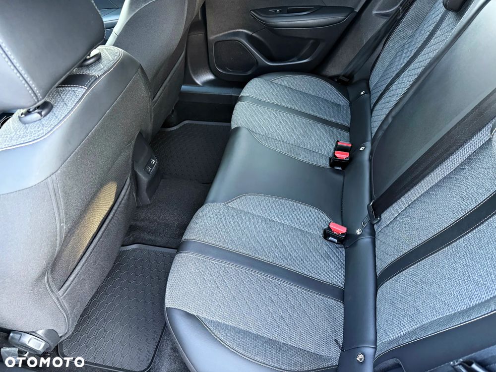 Peugeot 2008 BlueHDi 130 GT S&S EAT8 - 21