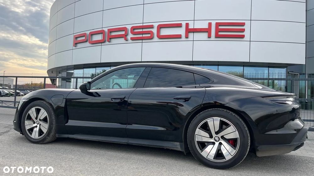 Porsche Taycan - 22