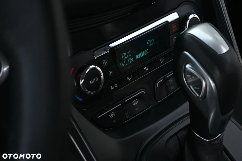 Ford Kuga 2.0 TDCi 4x4 Titanium - 34