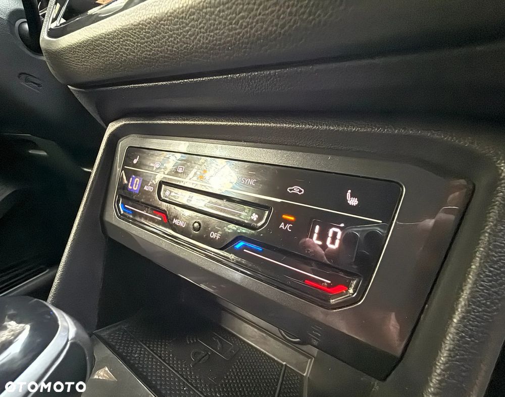 Volkswagen Tiguan 2.0 TDI SCR 4Mot Elegance DSG - 31