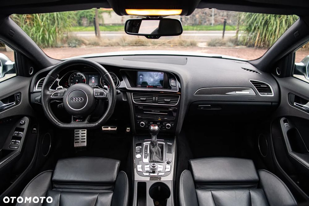 Audi RS4 Limousine - 23