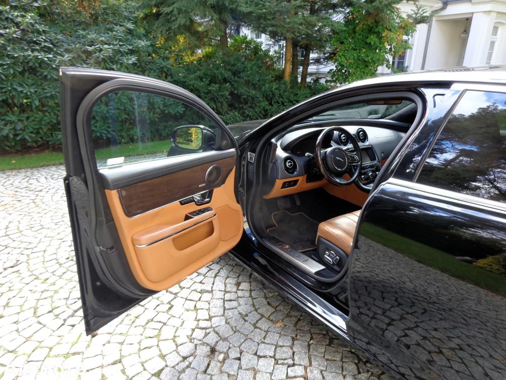 Jaguar XJ - 13