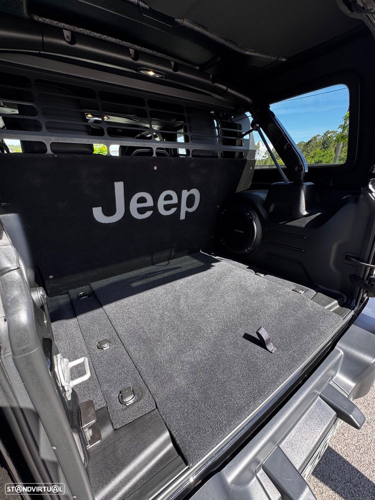Jeep Wrangler Unlimited 2.2 CRD Sahara AT - 8
