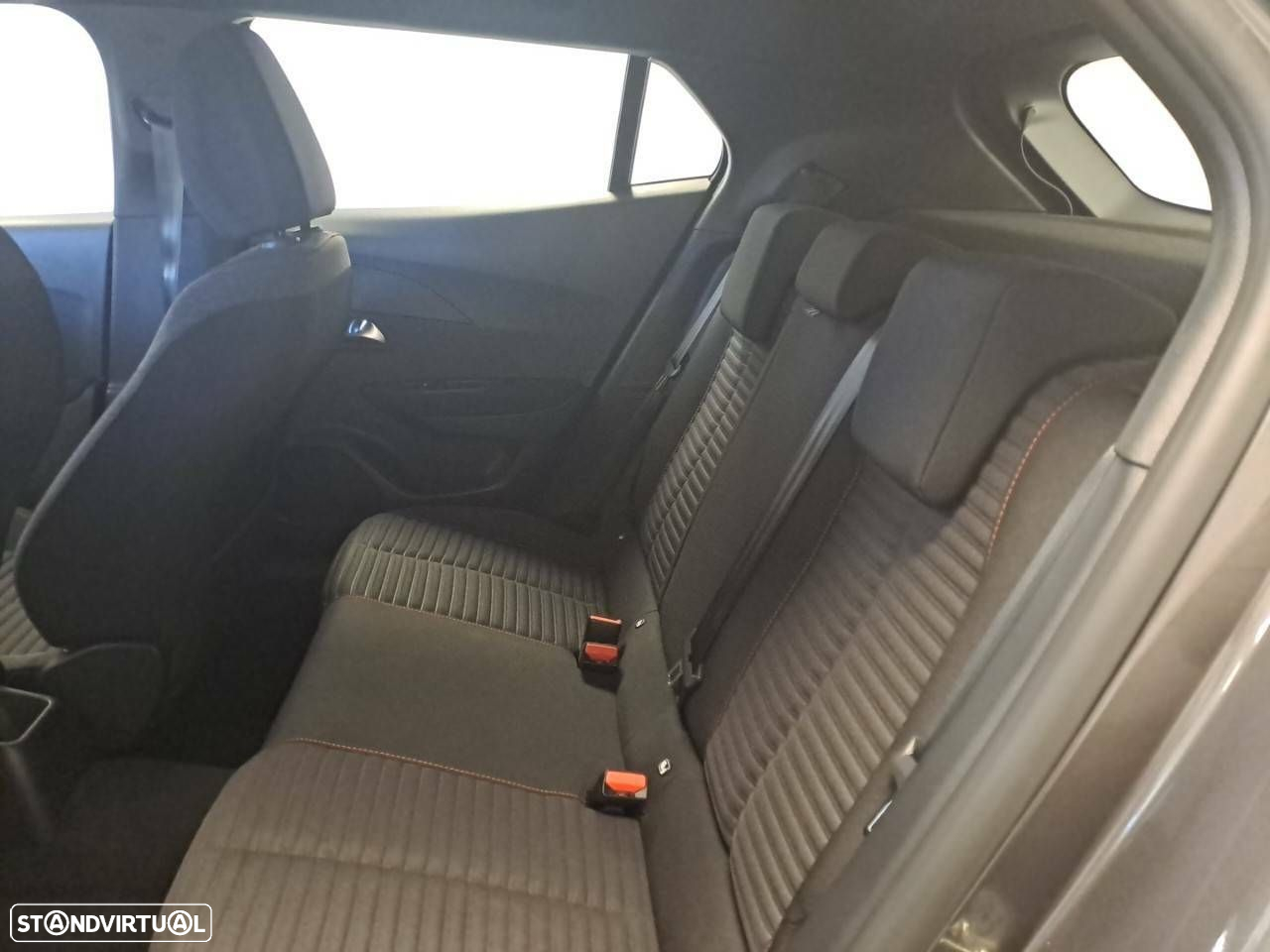 Peugeot 2008 1.5 BlueHDi Active Pack EAT8 - 10