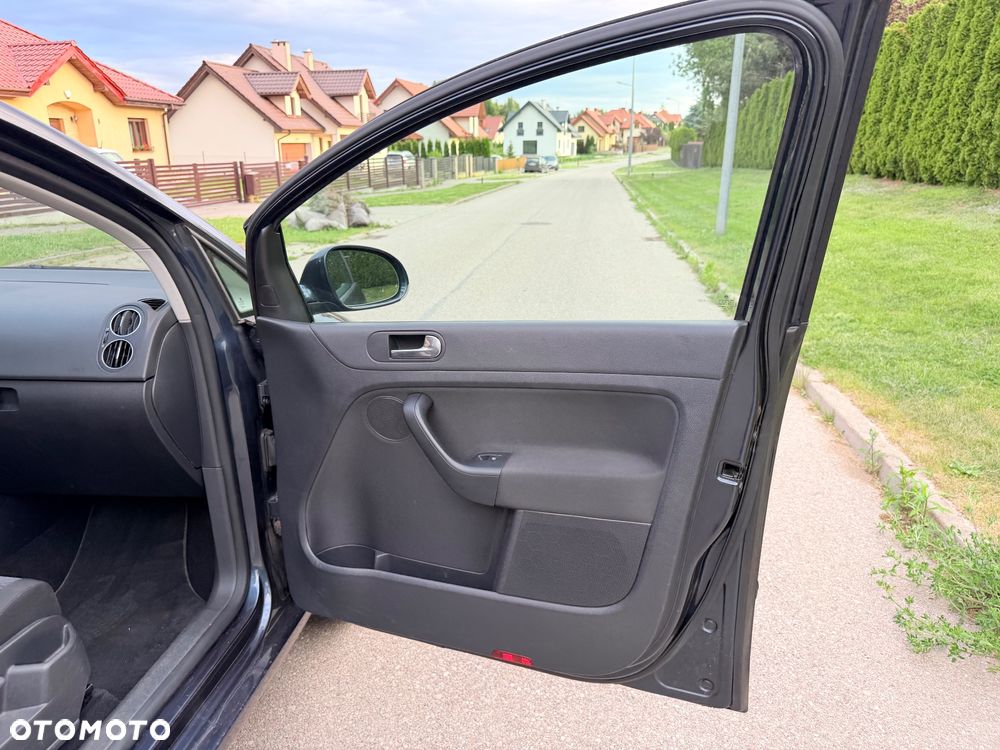 Volkswagen Golf Plus - 11