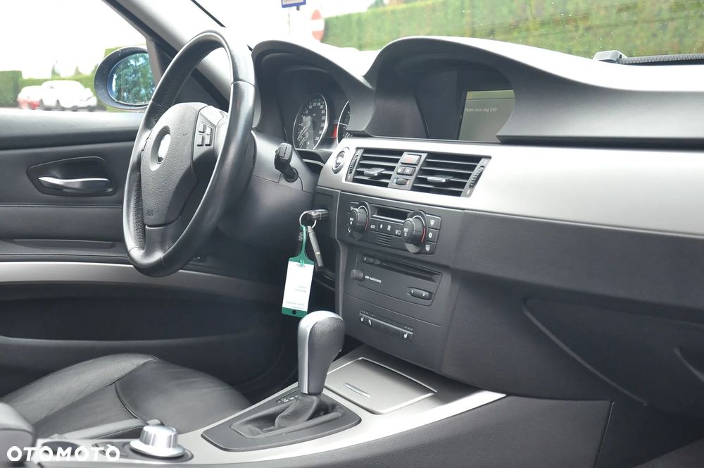 BMW Seria 3 325i - 27