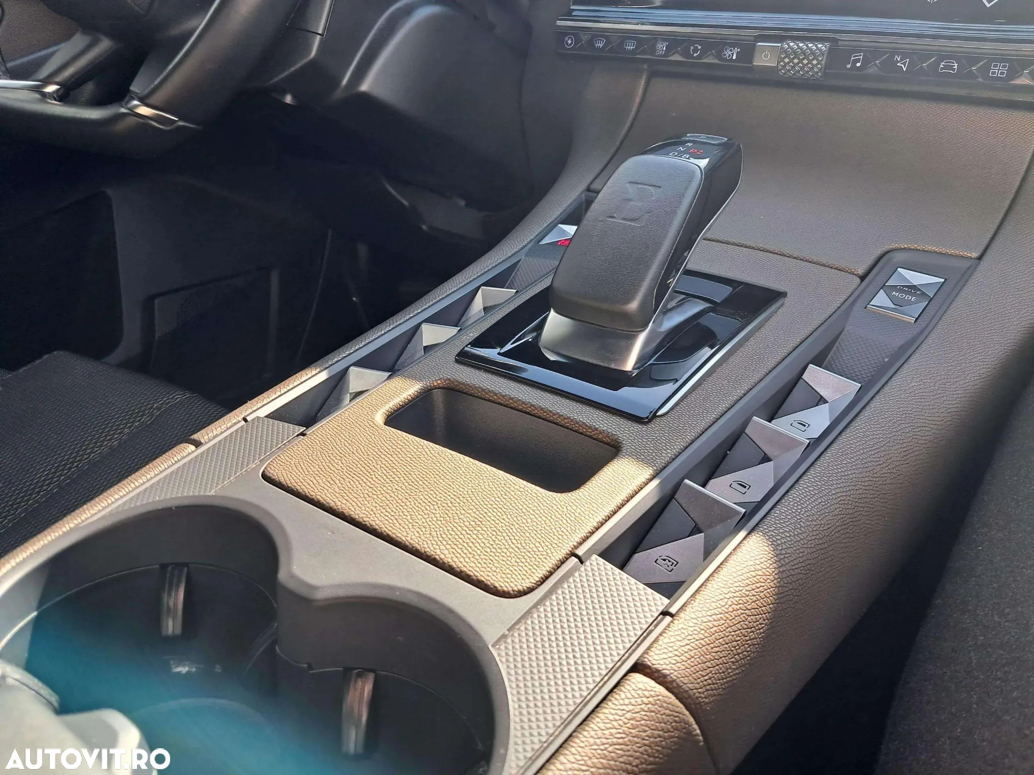 DS Automobiles DS 7 Crossback - 16