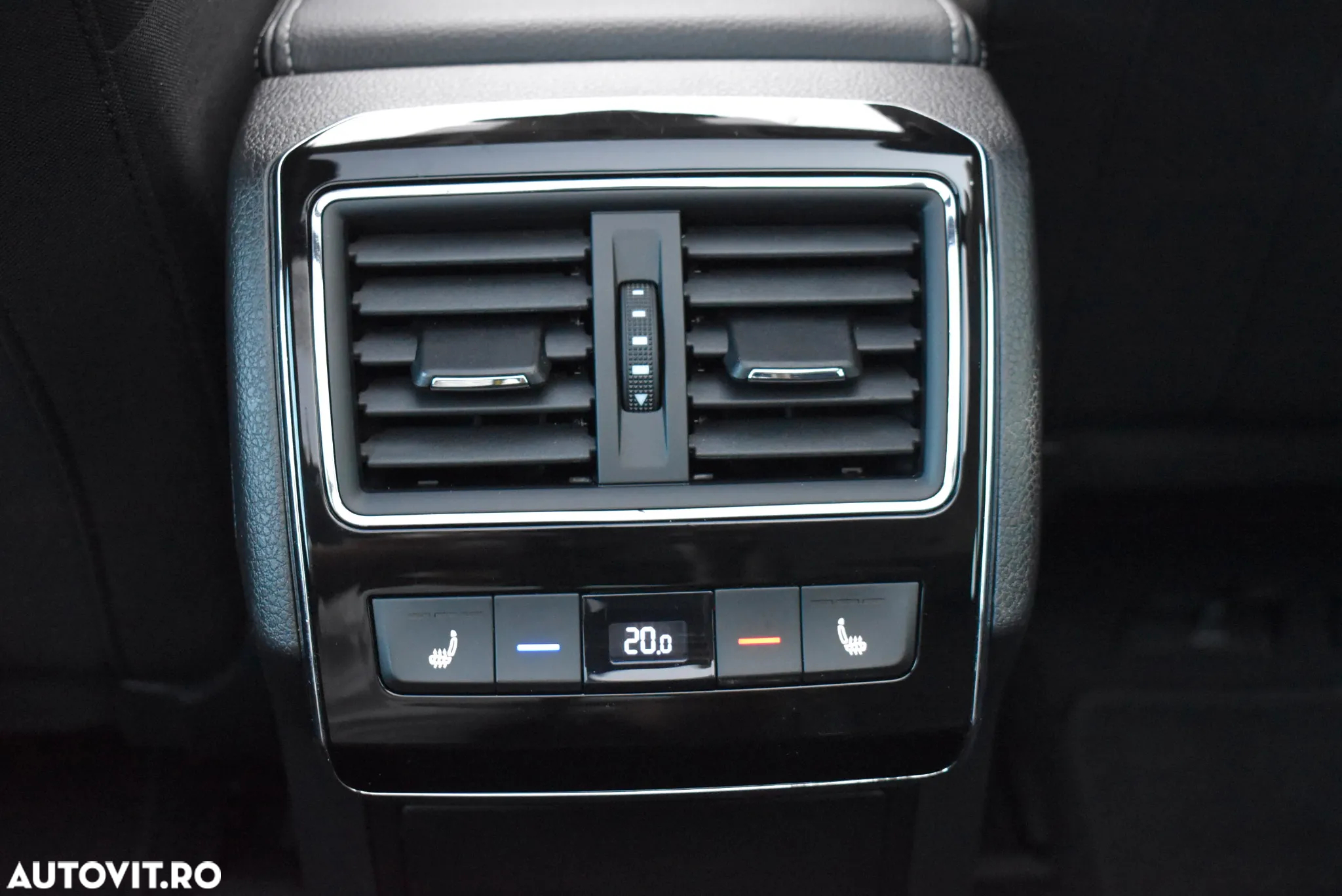 Skoda Superb Combi 2.0 TDI DSG Style - 24