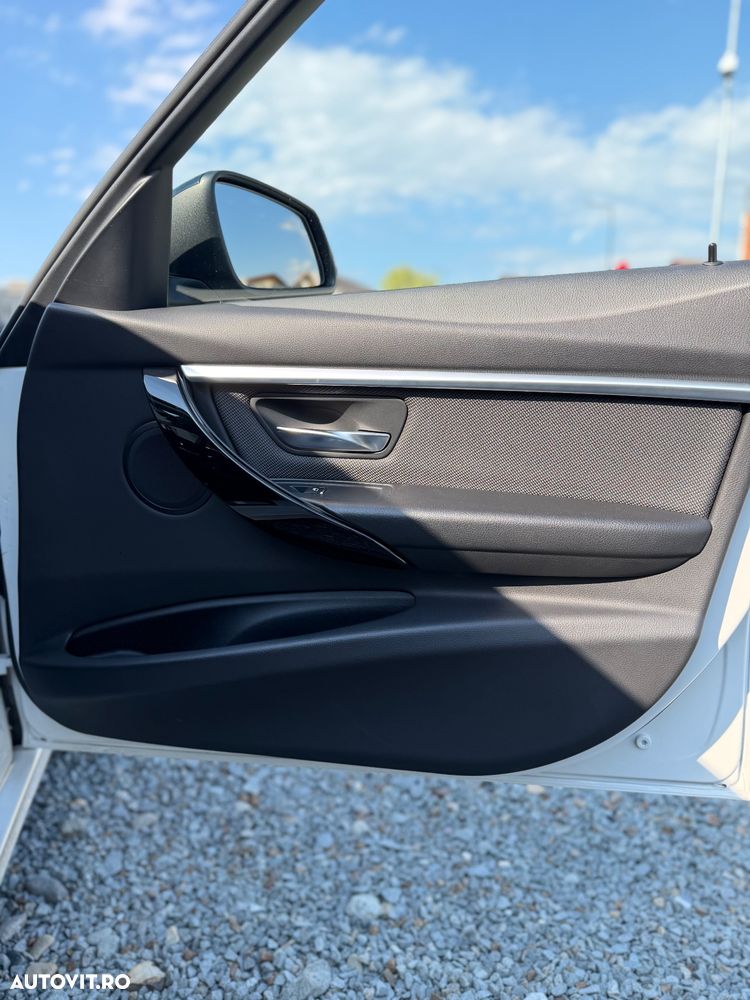 BMW Seria 3 320d Aut. - 19