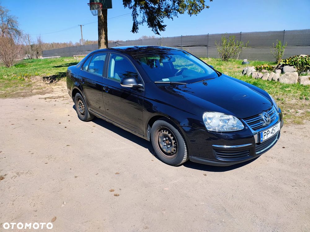 Volkswagen Jetta 1.6 Trendline - 1