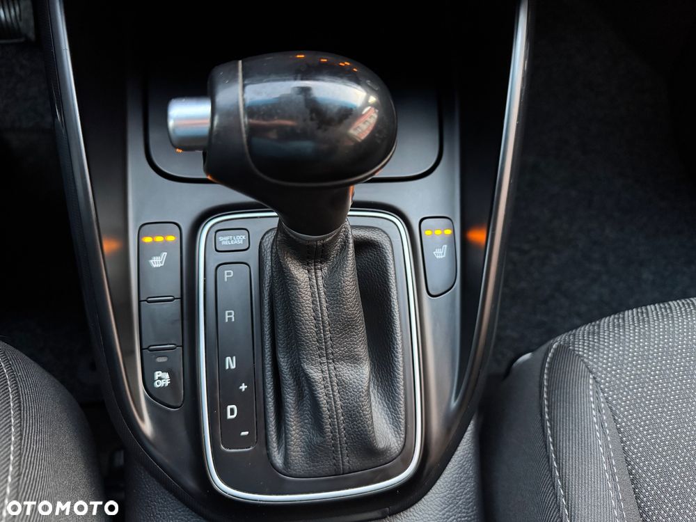 Kia Carens 1.7 CRDi 141 ISG Spirit - 26