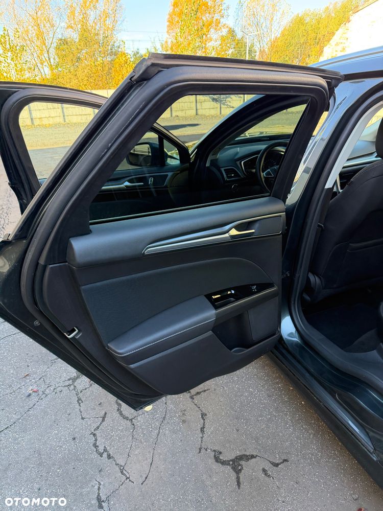 Ford Mondeo - 26