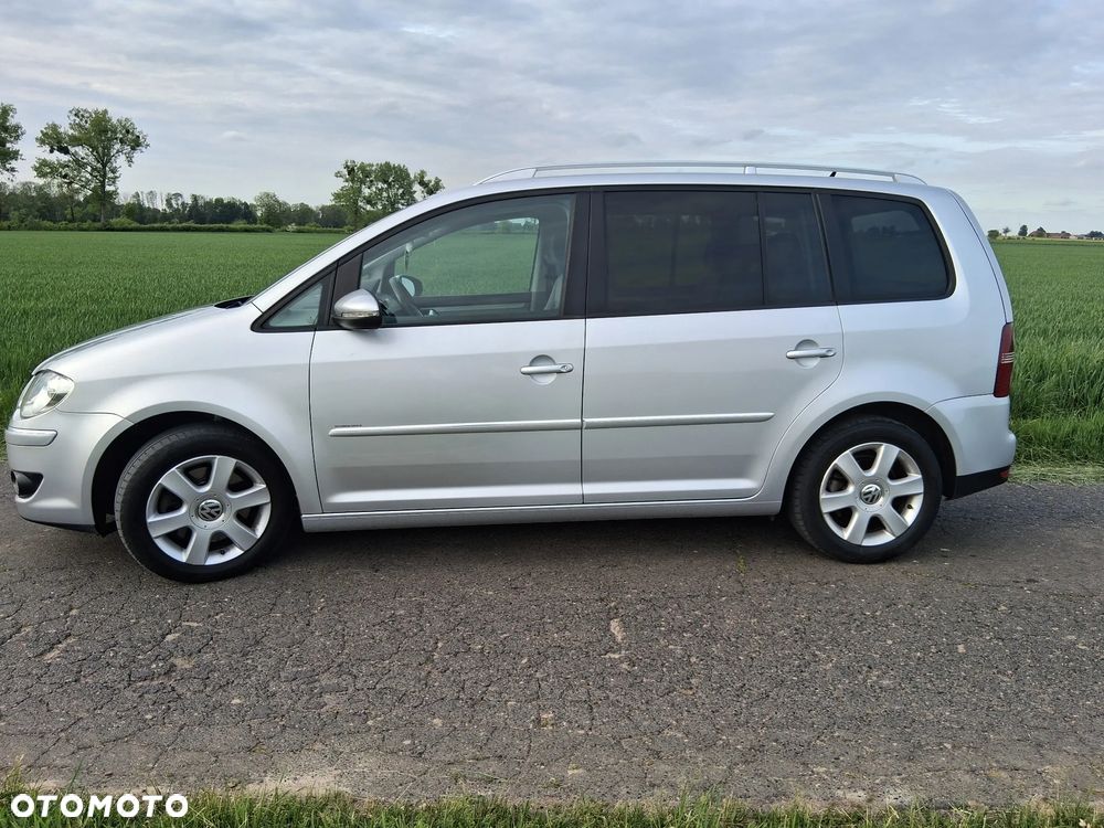 Volkswagen Touran 2.0 TDI DPF Highline - 1