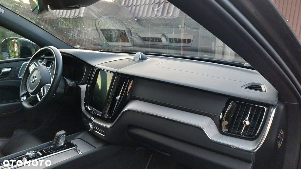 Volvo XC 60 B5 D AWD R-Design - 14