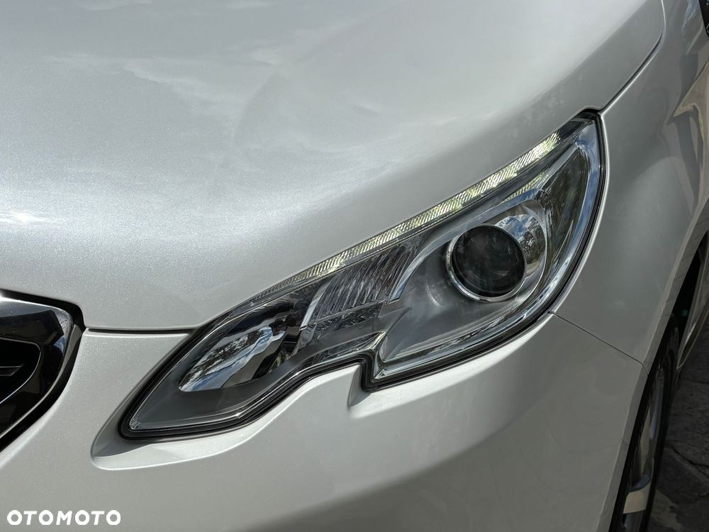 Peugeot 2008 1.6 VTi Allure - 32