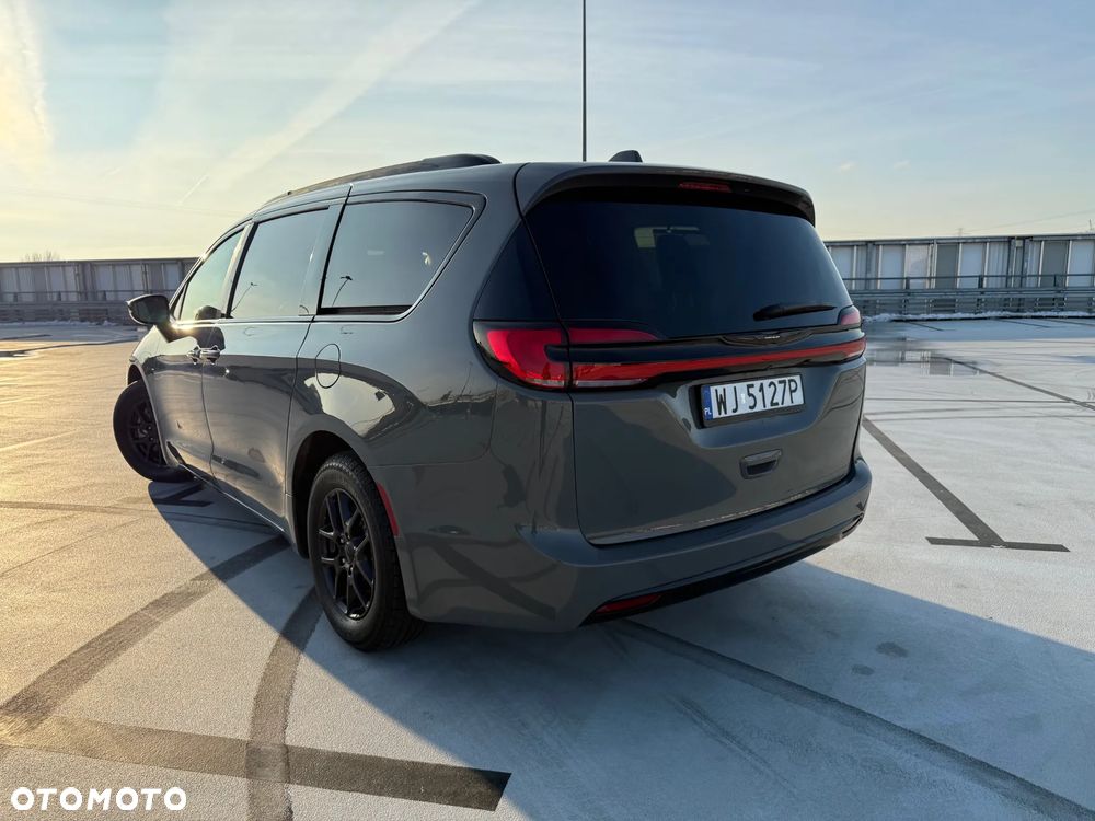 Chrysler Pacifica - 24