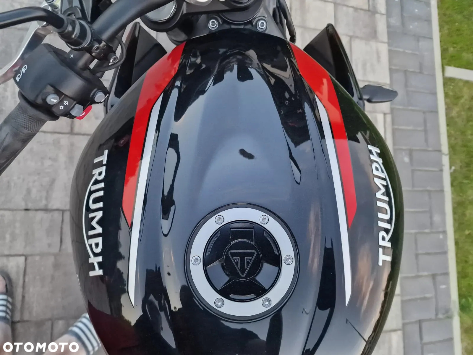 Triumph Street Triple - 7