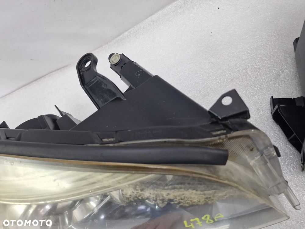 TOYOTA RAV-4 06- LEWA / PRAWA ZWYKŁA LAMPA PRZEDNIA PRZÓD , NR ICHIKOH 42-36 , NR AUKCJI LA478 - 11