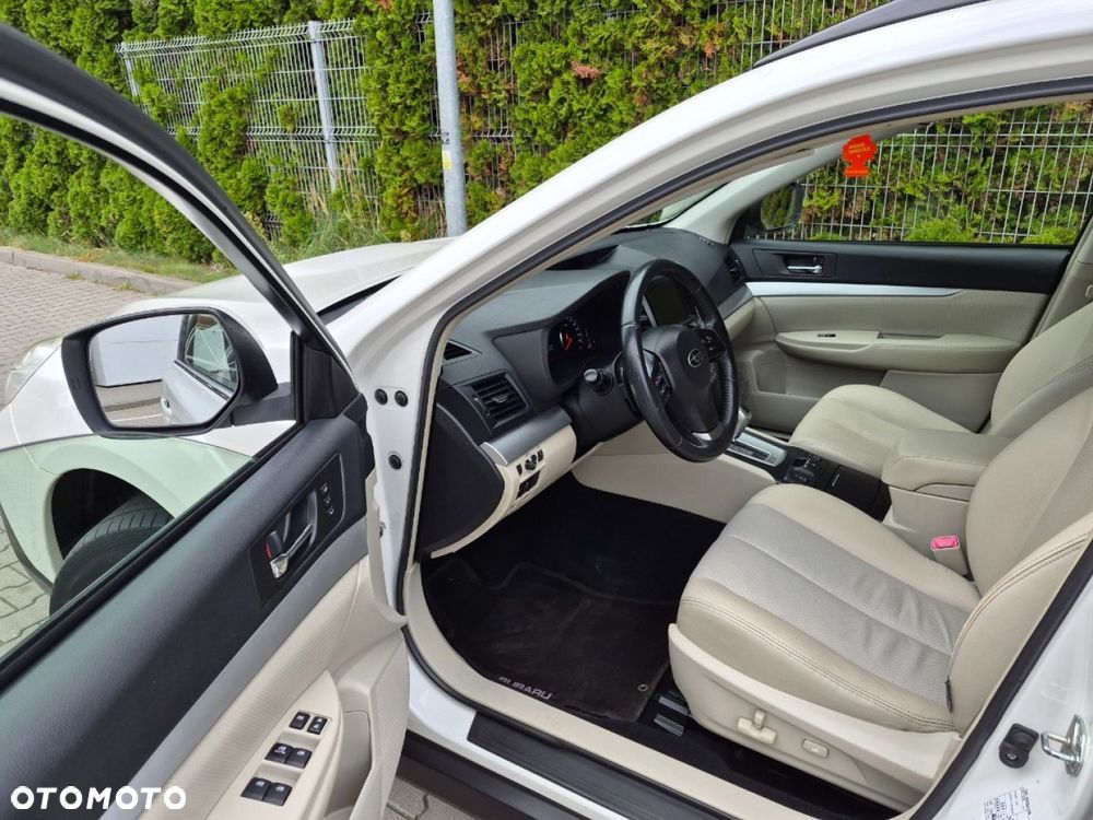 Subaru Outback - 25