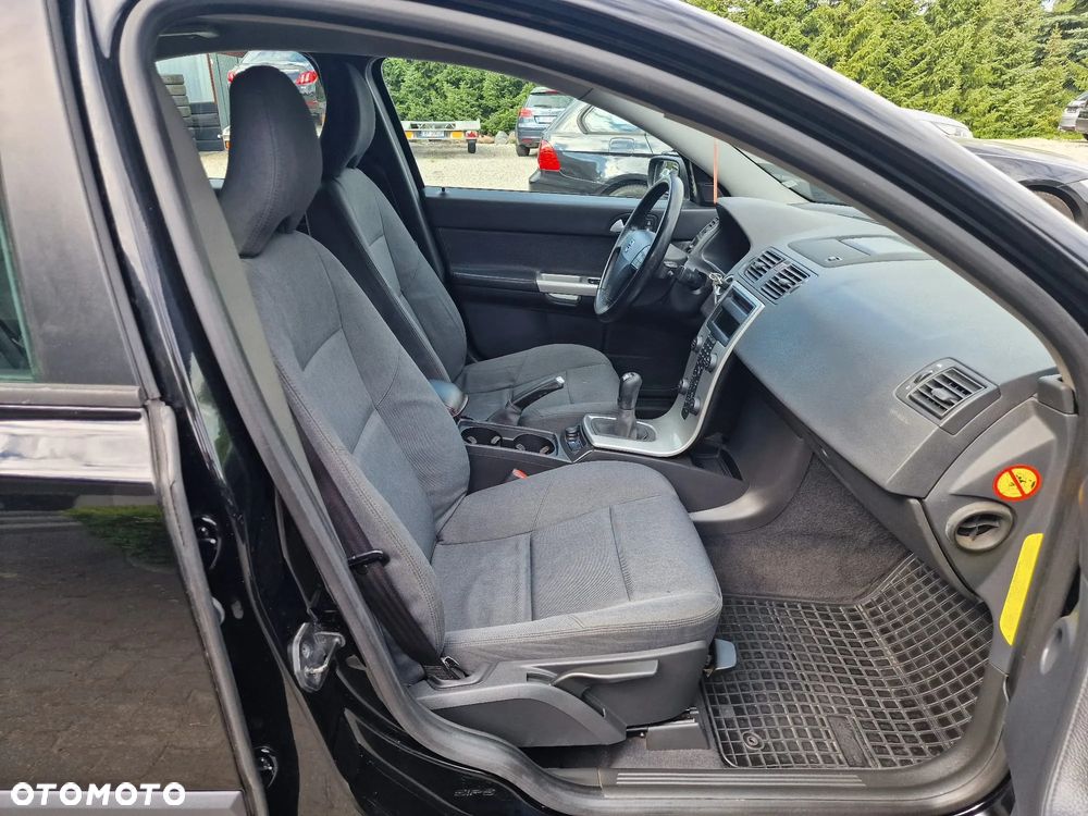 Volvo S40 2.0D Momentum - 11