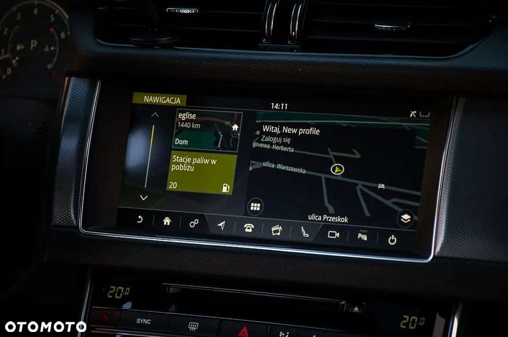 Jaguar XF 2.0 T R-Sport - 17