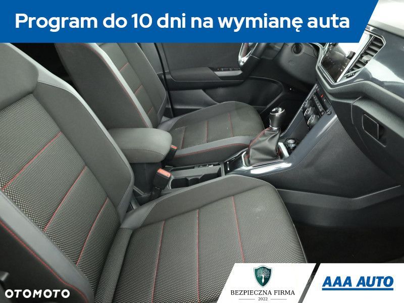 Volkswagen T-Roc - 8