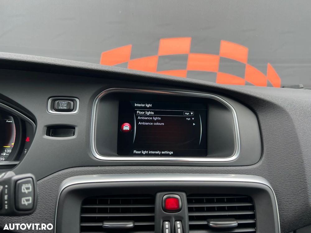 Volvo V40 D2 Geartronic RDesign - 27