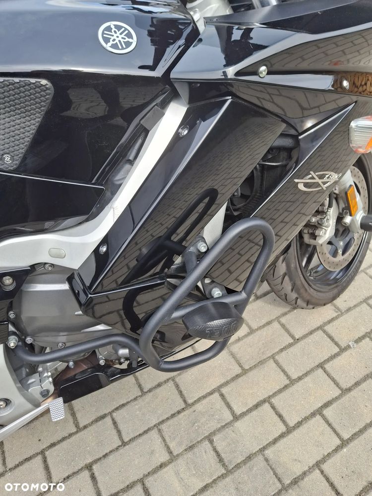 Yamaha FJR - 18