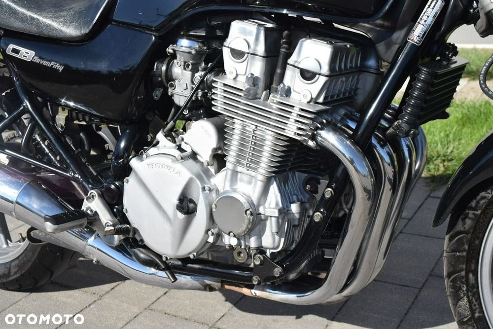Honda CB - 12