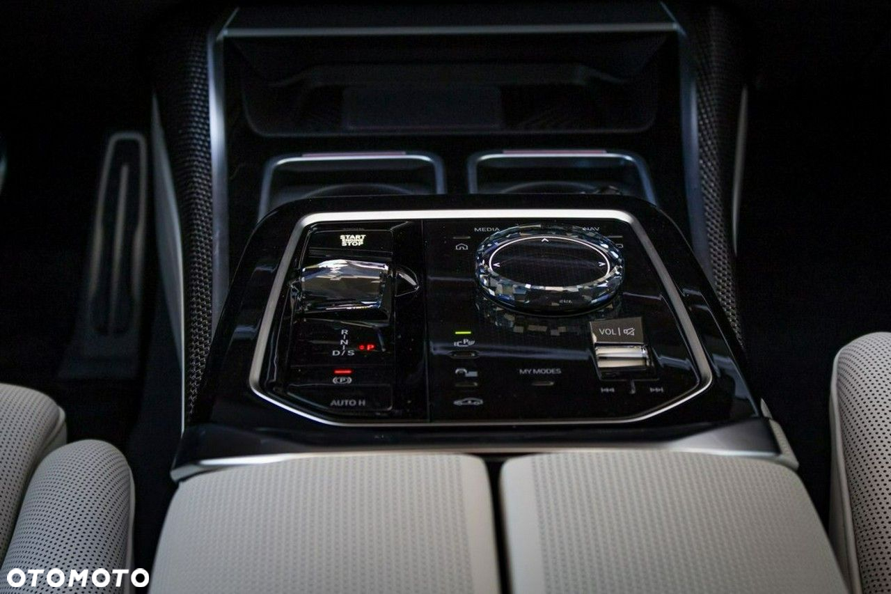BMW Seria 7 - 19