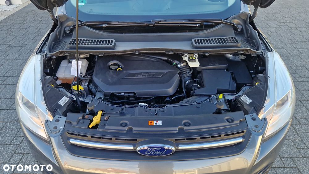 Ford Kuga 1.6 EcoBoost 2x4 Titanium - 26