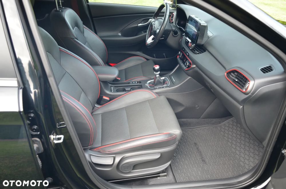 Hyundai i30 N 2.0 T-GDI - 23