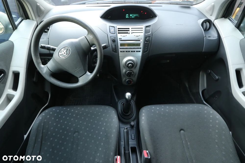 Toyota Yaris 1.3 Luna A/C - 5