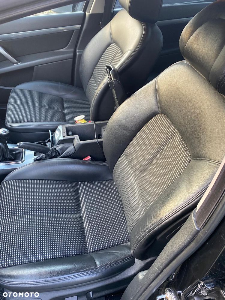 Peugeot 407 135 Premium mit Exklusiv-Paket - 26