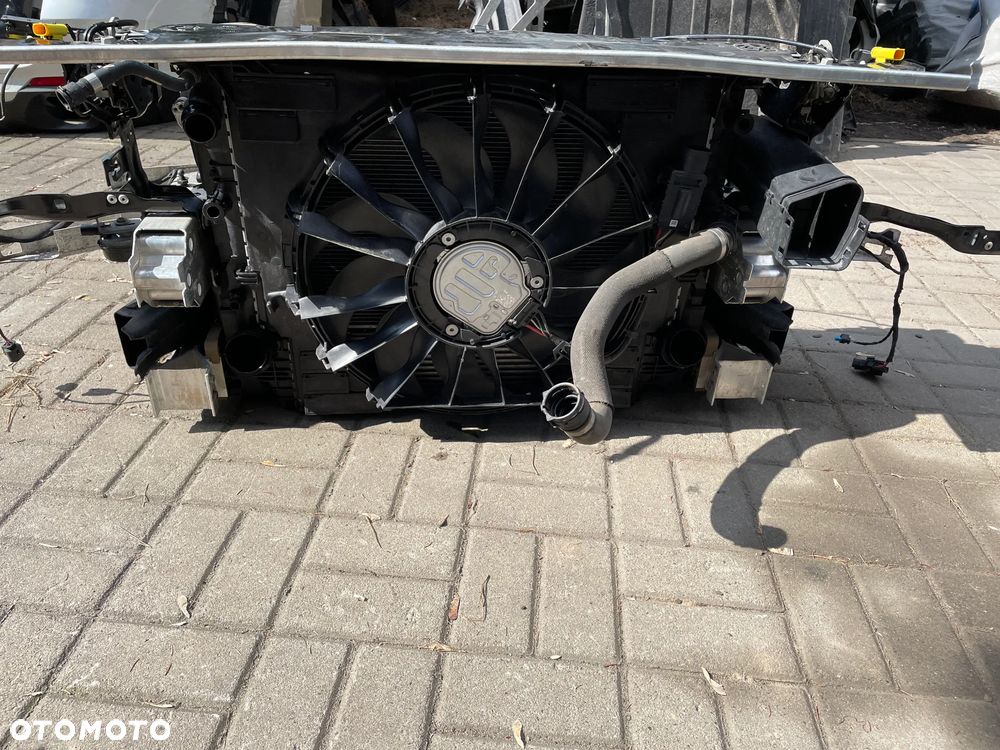 BMW 5 G30 G31 wzmocnienie pas przednie chłodnice moduł chłodnic - 4