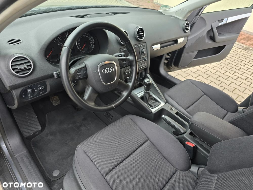 Audi A3 Sportback 1.6 Attraction - 3