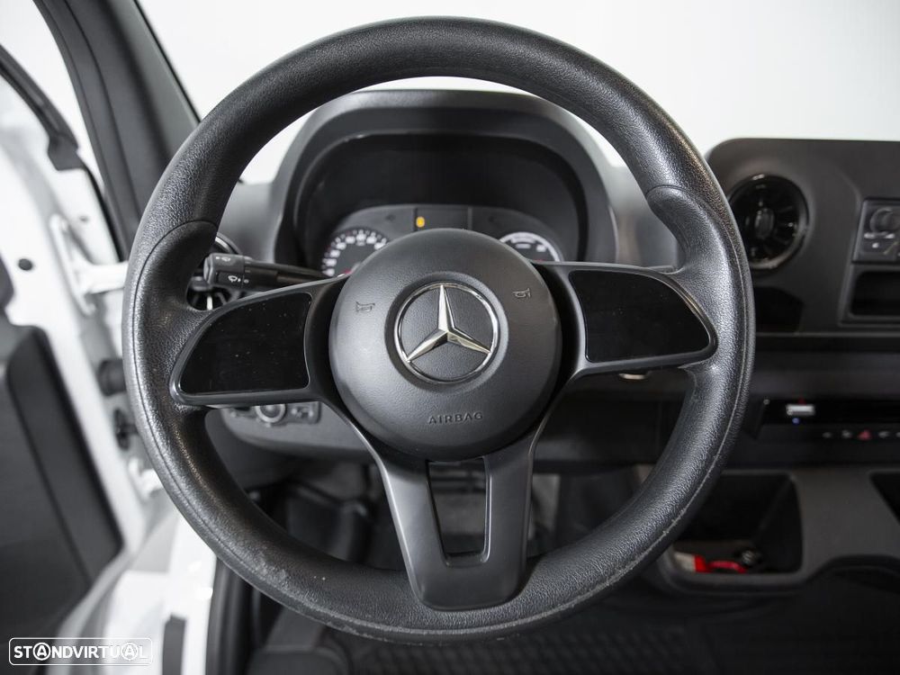 Mercedes-Benz E-SPRINTER - 14