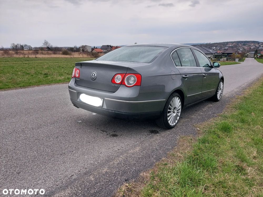 Volkswagen Passat 2.0 TDI Comfortline DSG - 2