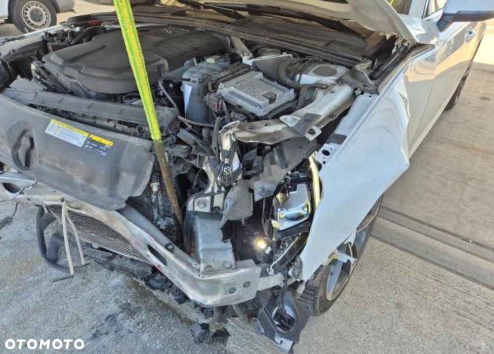 Audi A4 Avant 40 TDI quattro S tronic S line - 9