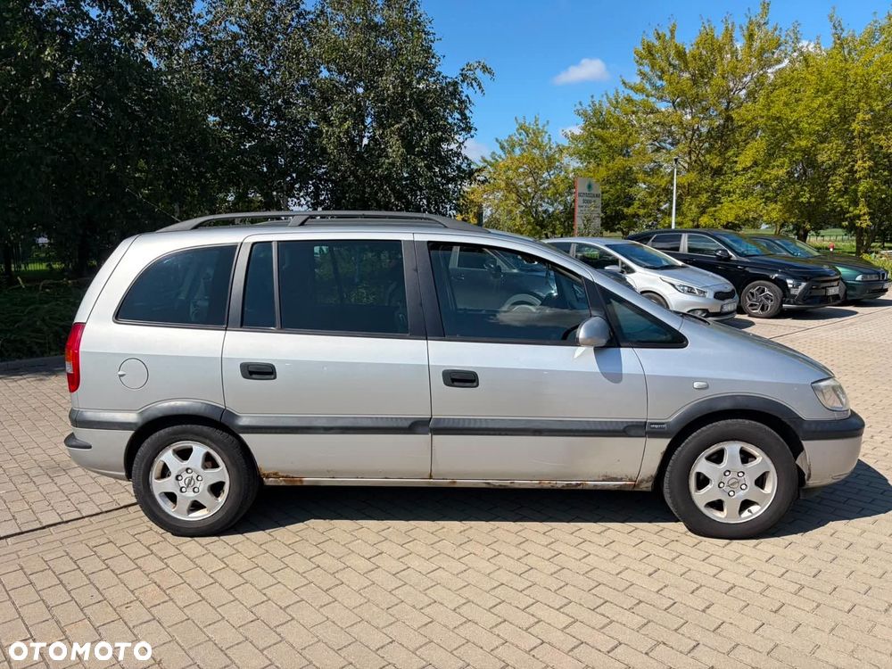 Opel Zafira - 12