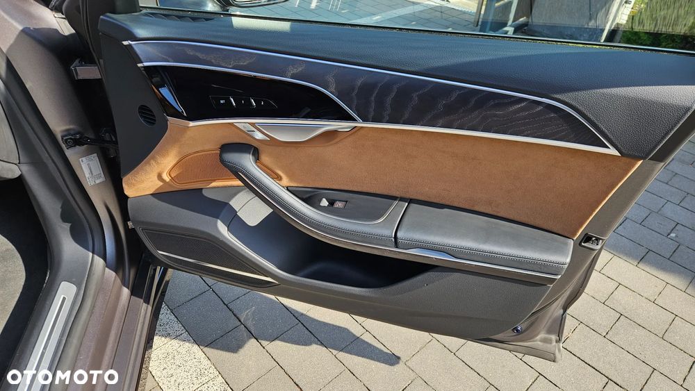 Audi A8 - 32