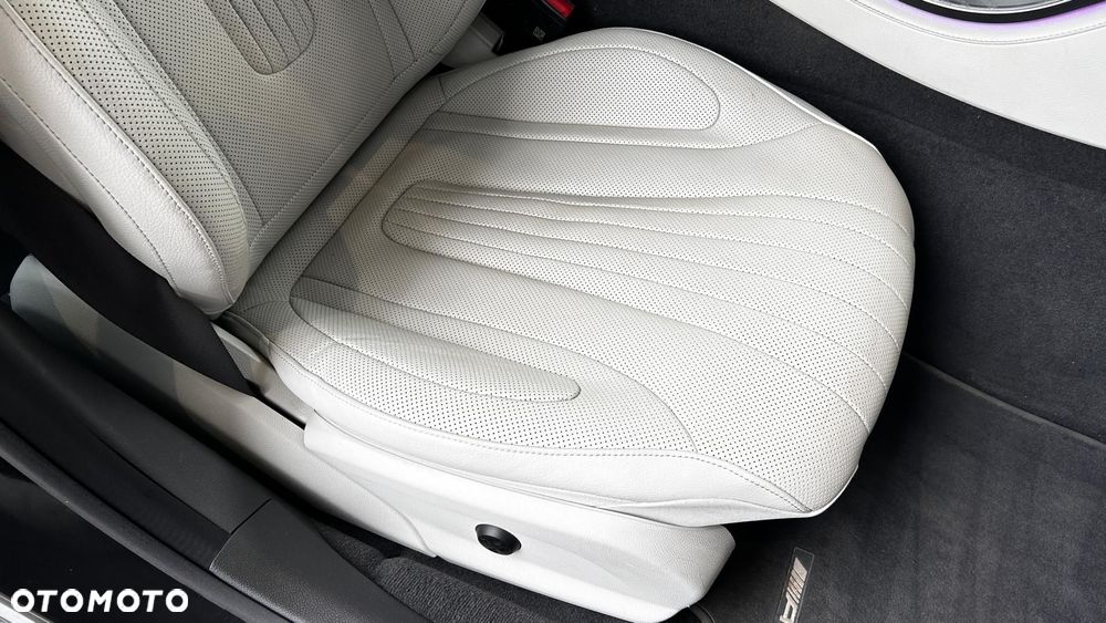 Mercedes-Benz CLS - 26