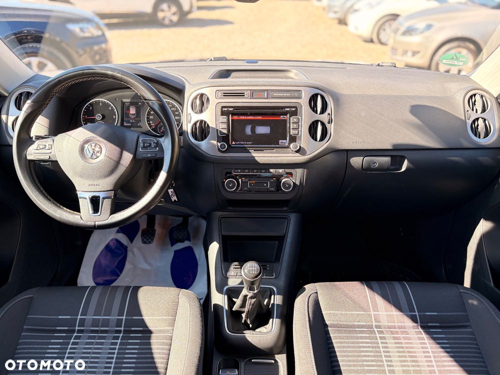 Volkswagen Tiguan 2.0 TDI DPF BlueMotion Technology Lounge Sport & Style - 16