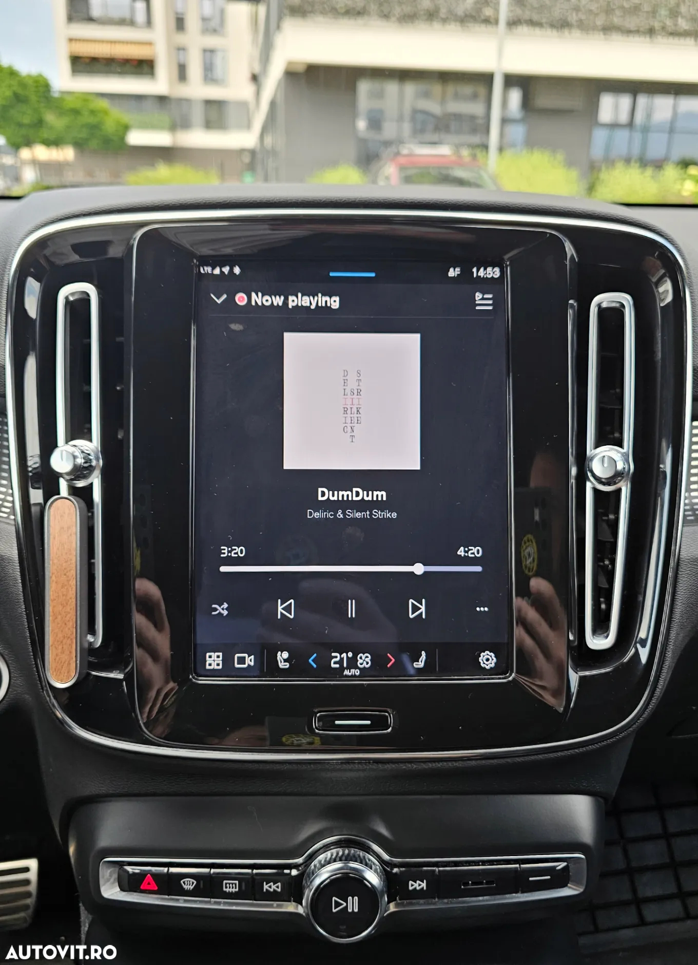 Volvo XC 40 B4 AT8 AWD Mild Hybrid R-Design - 23