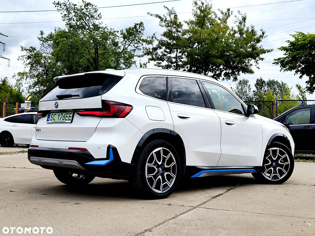BMW iX1 xDrive30 66.5kWh xLine - 5