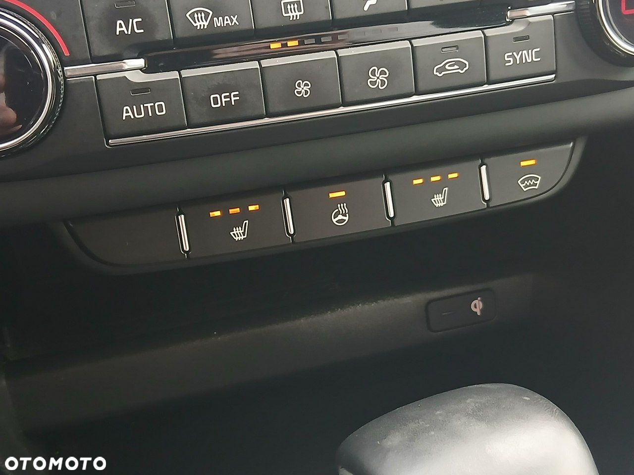 Kia ProCeed - 24