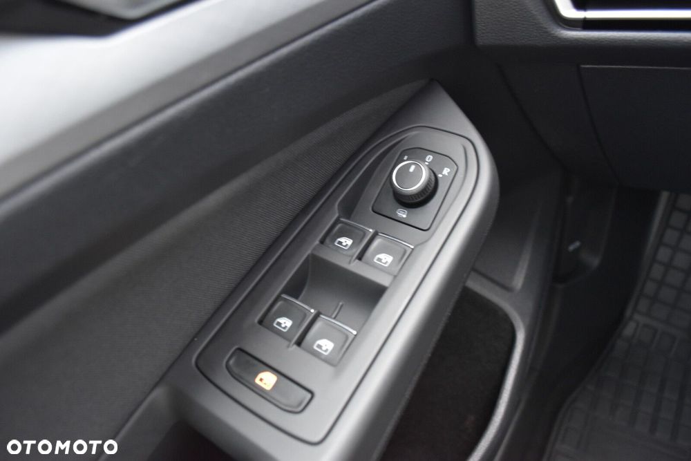 Volkswagen Golf - 25