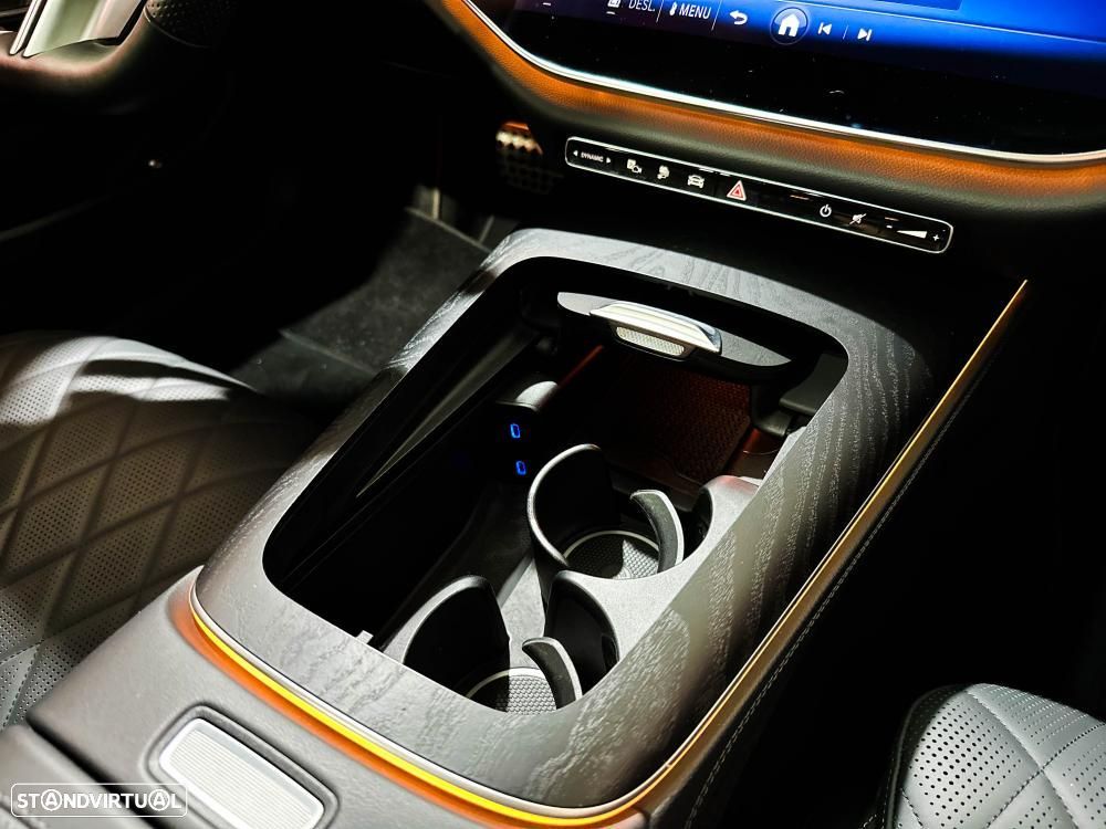 Mercedes-Benz E 300 e AMG Line - 36